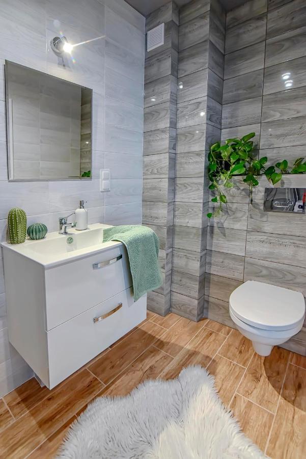 Nova Wozownia Appartement Leszno  Buitenkant foto